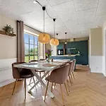 Awesome In With Kitchen 度假居 *